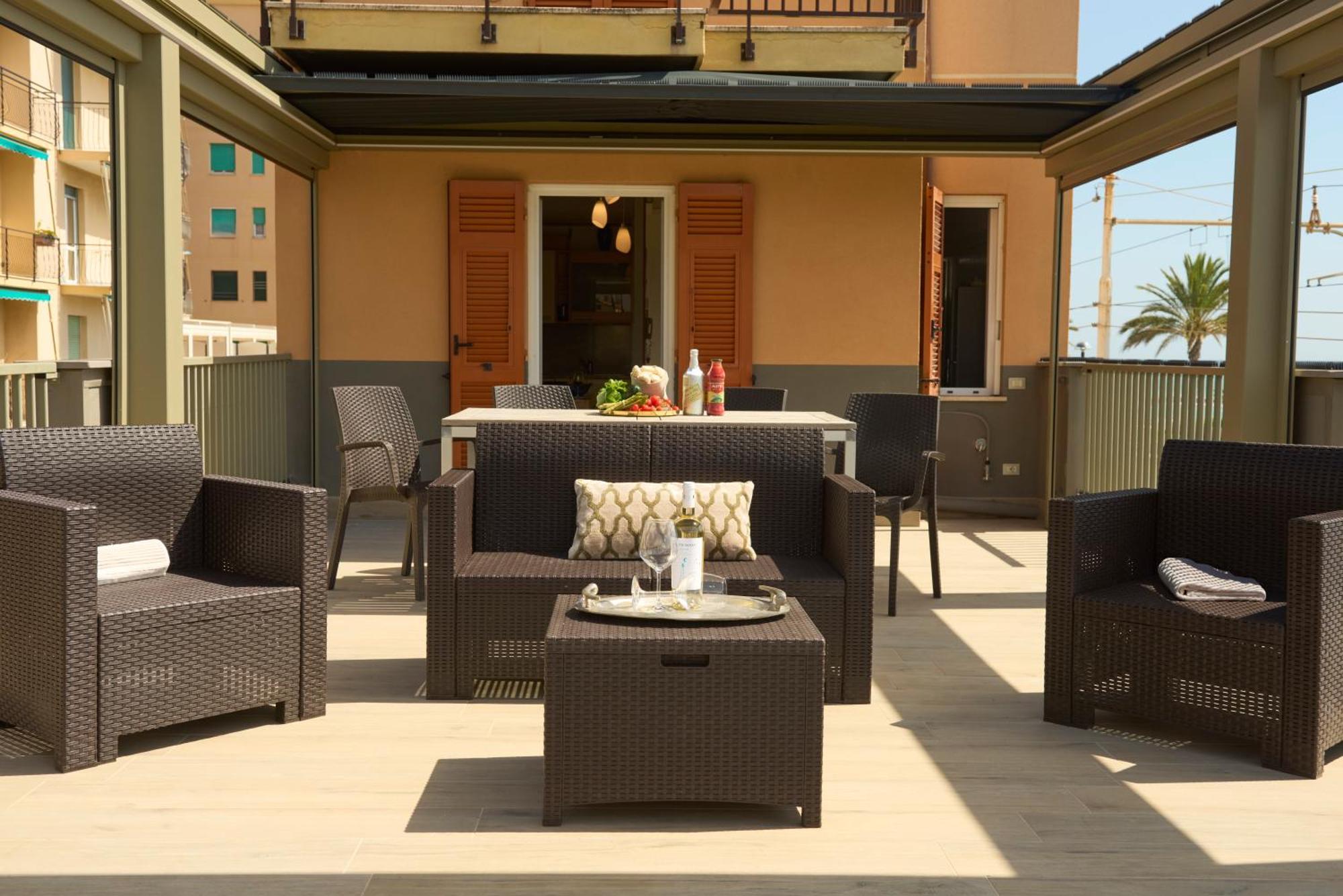 Апартаменты Terrazza Sul Mare A Пьетра-Лигуре Экстерьер фото