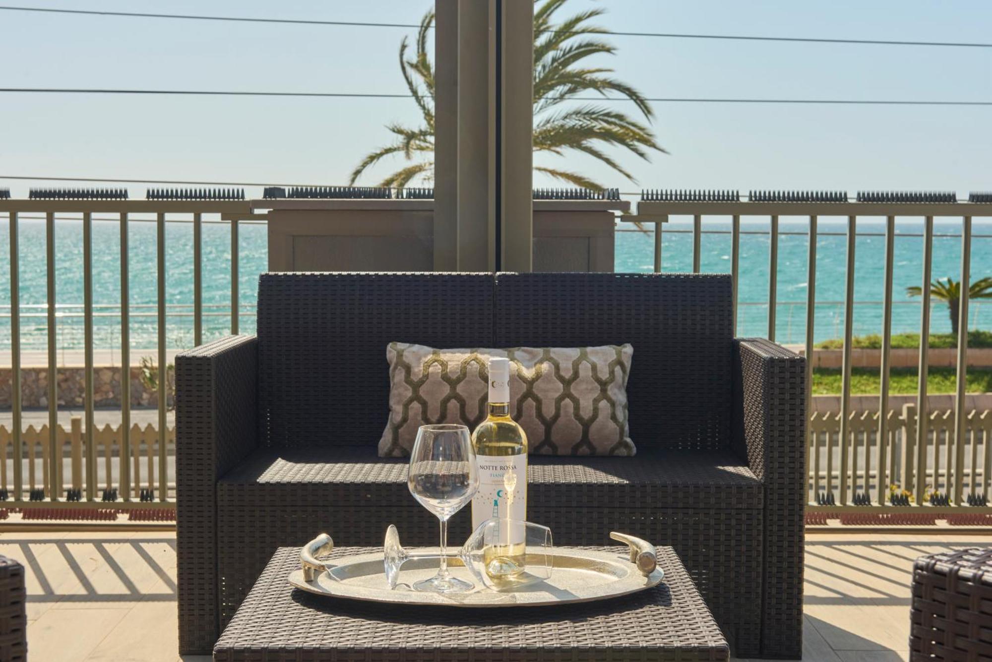 Апартаменты Terrazza Sul Mare A Пьетра-Лигуре Экстерьер фото