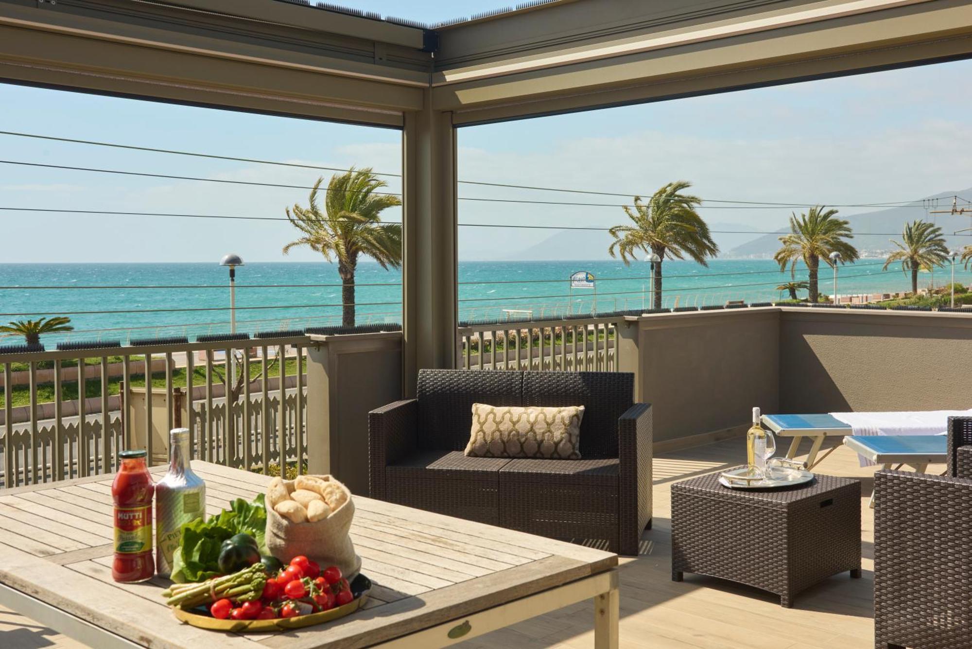 Апартаменты Terrazza Sul Mare A Пьетра-Лигуре Экстерьер фото